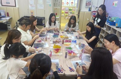家長們一一發揮創意製作屬於自己的花瓶。
